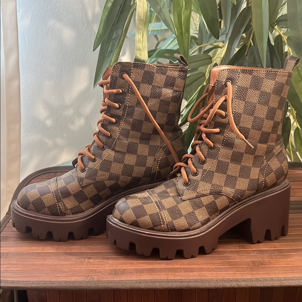 Imitation designer Brown Checkered Combat Boots